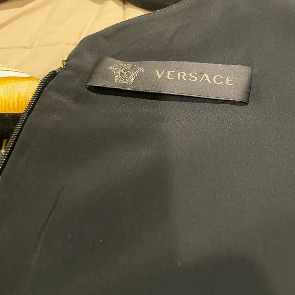 Versace dress - Picture 5 of 12